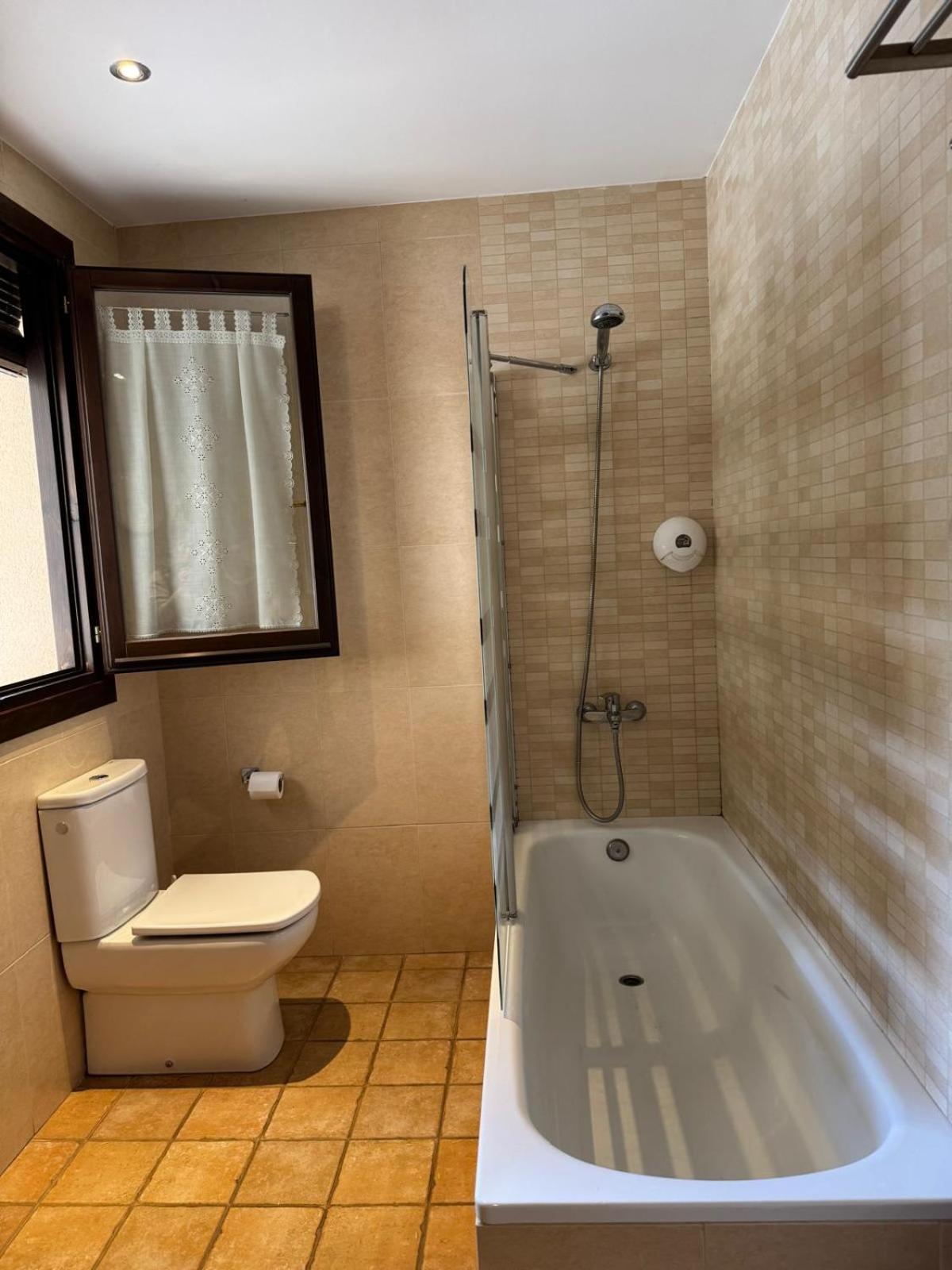 Hotel Guara Inluka Las Almunias Eksteriør billede
