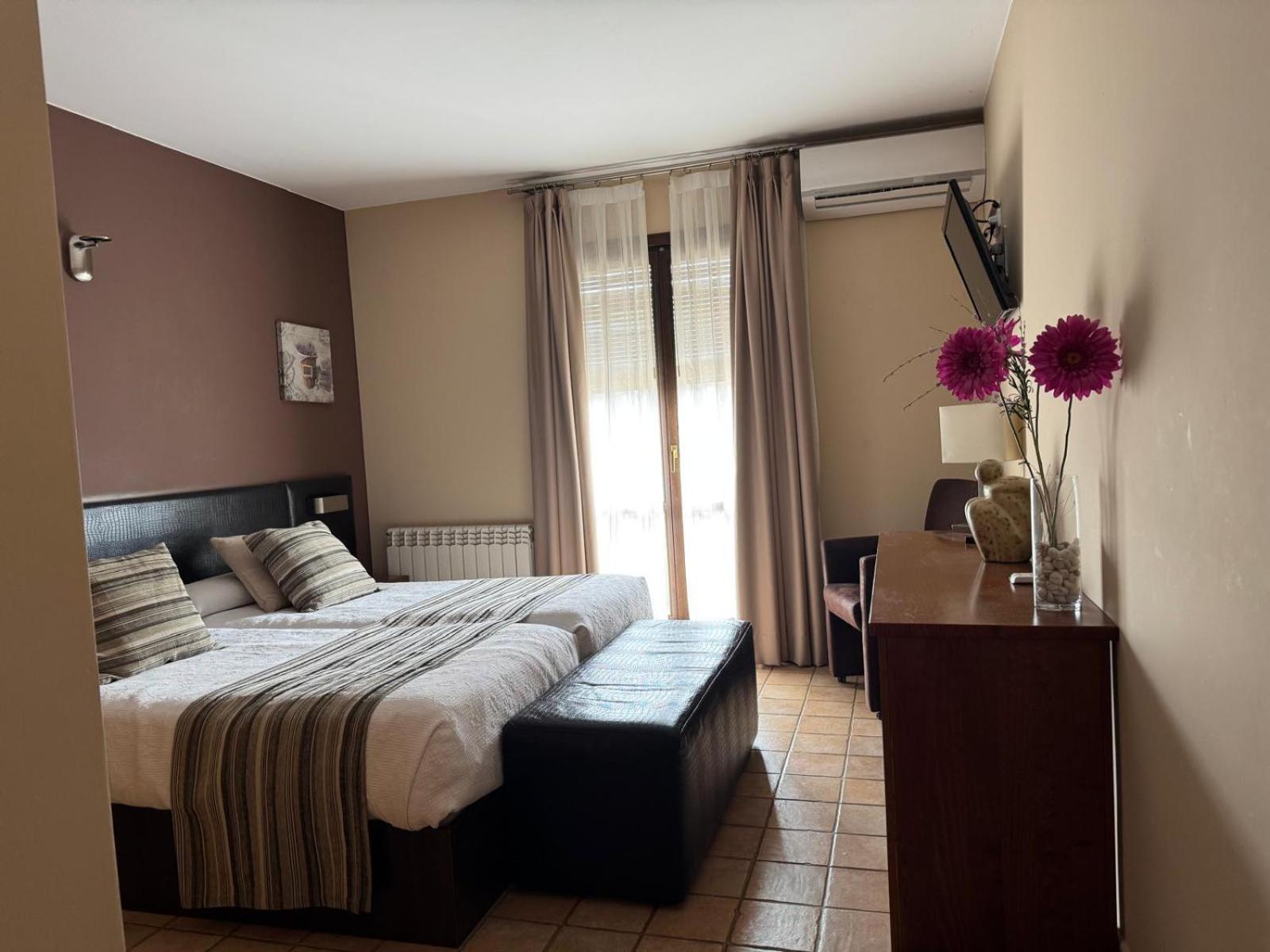 Hotel Guara Inluka Las Almunias Eksteriør billede