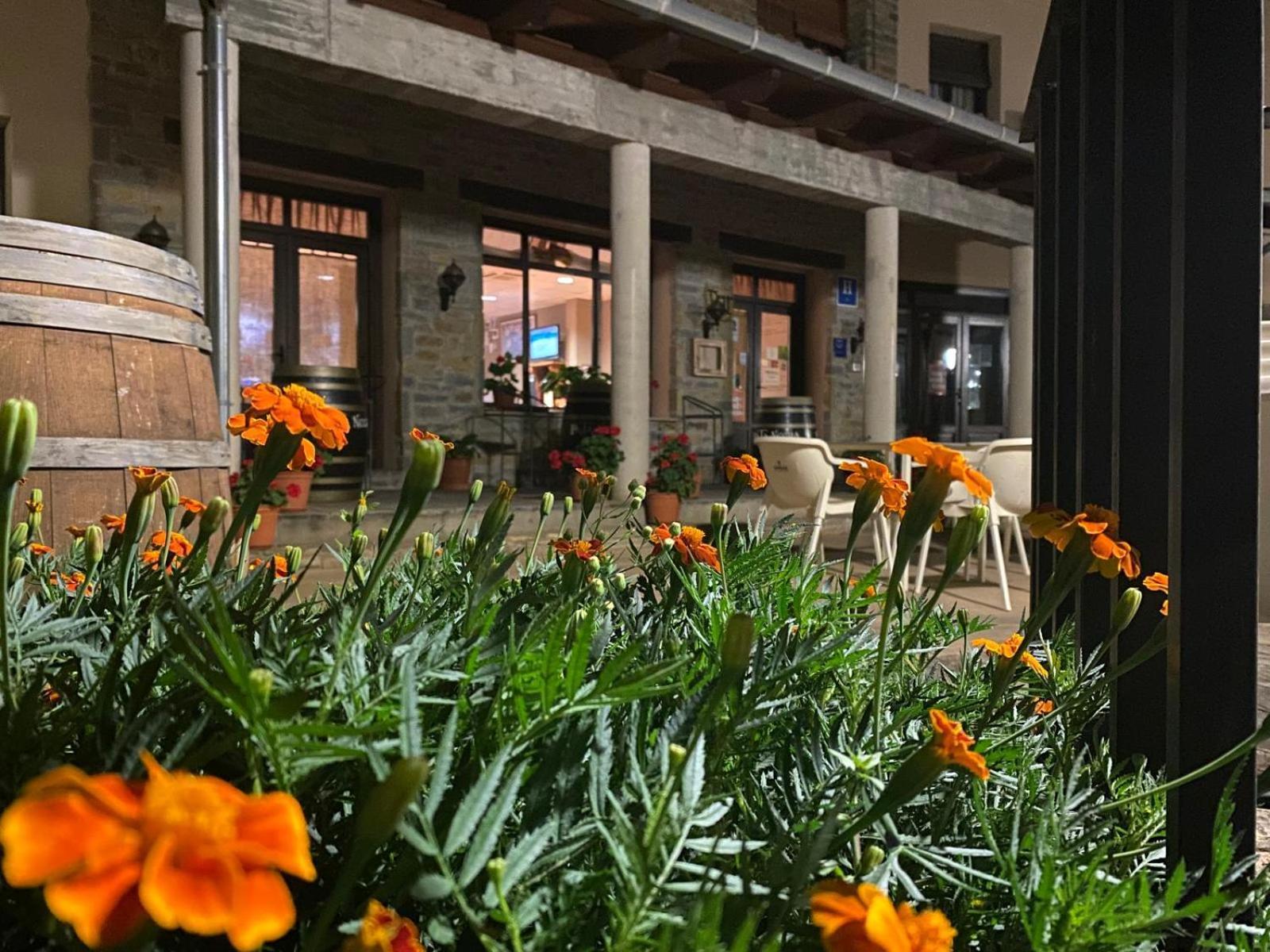 Hotel Guara Inluka Las Almunias Eksteriør billede