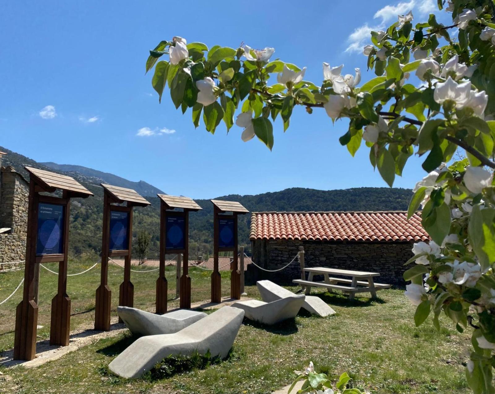 Hotel Guara Inluka Las Almunias Eksteriør billede